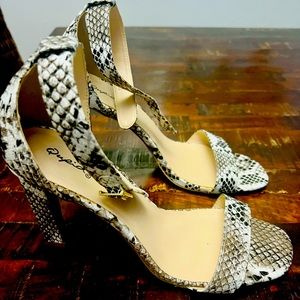Qupid Women heel Snakeskin size 10
